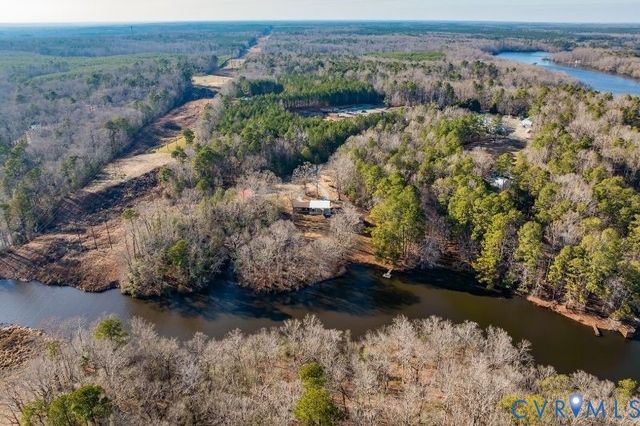 14401 Doctors Creek Rd, Lanexa, VA 23089