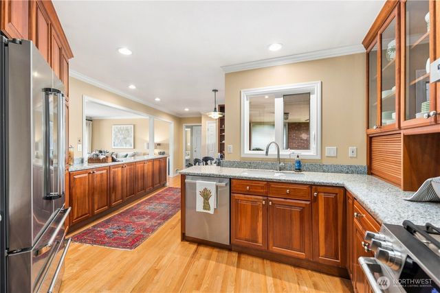 954 S Locust Lane, Tacoma, WA 98465