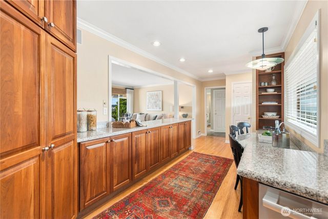 954 S Locust Lane, Tacoma, WA 98465