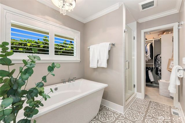 954 S Locust Lane, Tacoma, WA 98465