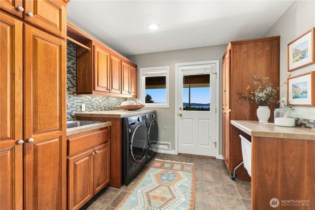 954 S Locust Lane, Tacoma, WA 98465