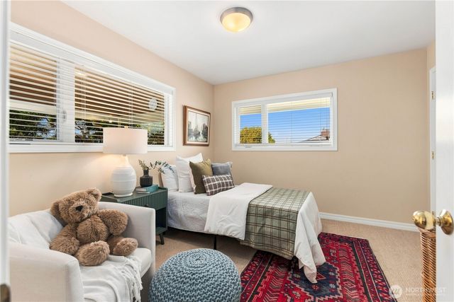 954 S Locust Lane, Tacoma, WA 98465