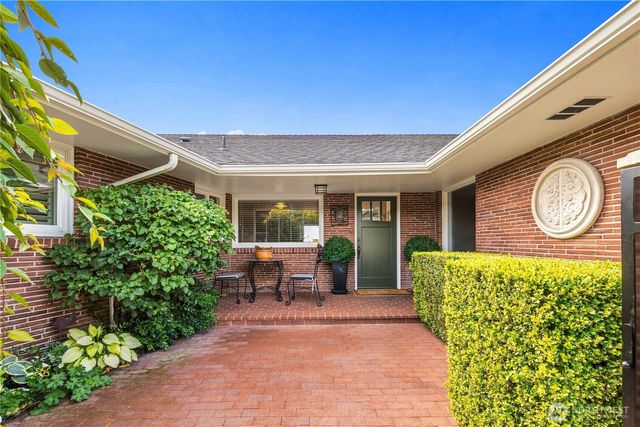 954 S Locust Lane, Tacoma, WA 98465