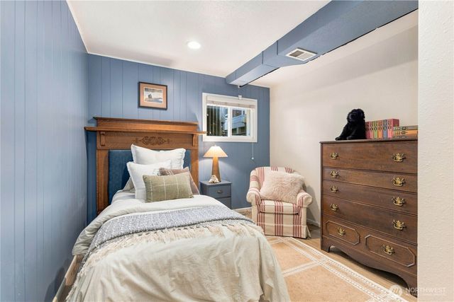 954 S Locust Lane, Tacoma, WA 98465