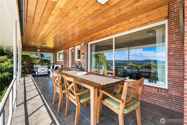 954 S Locust Lane, Tacoma, WA 98465