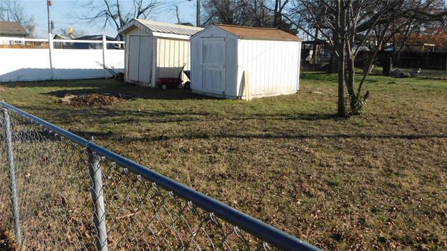 605 E Hunt Street, Leonard, TX 75452