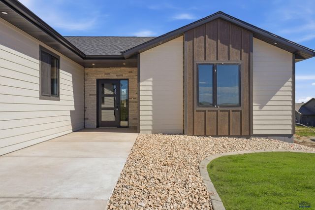 3522 TAYLOR MADE DR, Rapid City, SD 57703