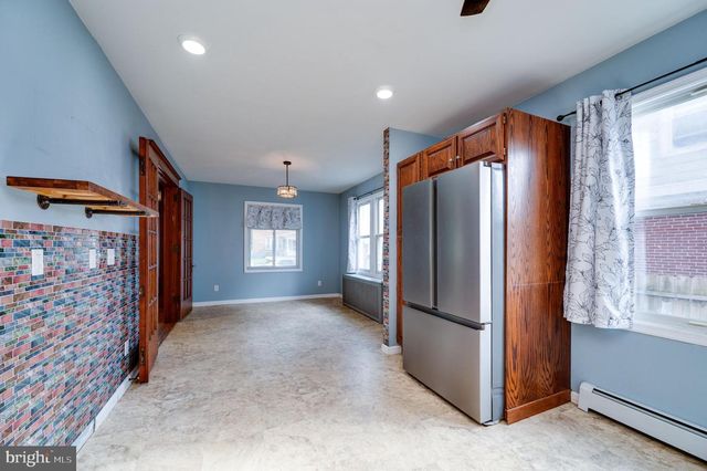 421 E MAIN ST, Fleetwood, PA 19522