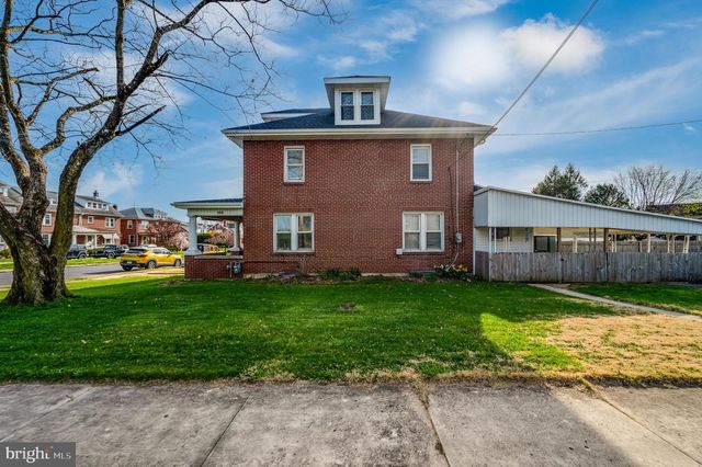 421 E MAIN ST, Fleetwood, PA 19522