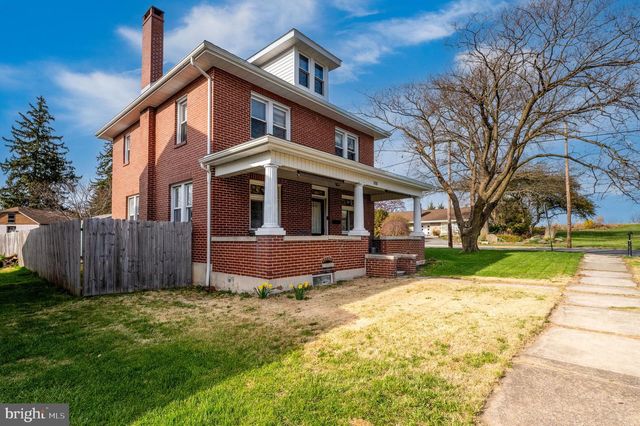 421 E MAIN ST, Fleetwood, PA 19522