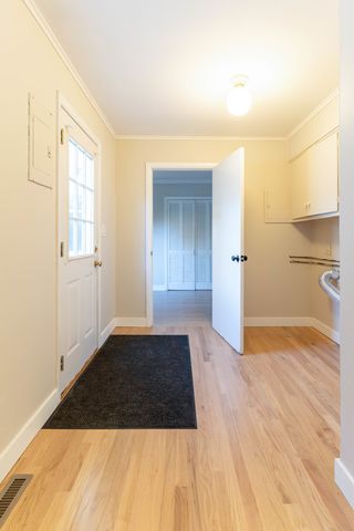 1392 W 52nd Place, La Grange Highlands, IL 60525