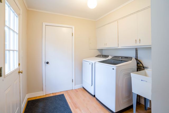 1392 W 52nd Place, La Grange Highlands, IL 60525