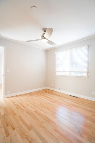 1392 W 52nd Place, La Grange Highlands, IL 60525