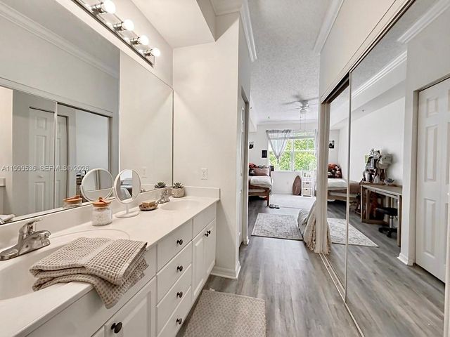 26 Royal Palm Way 304, Boca Raton, FL 33432