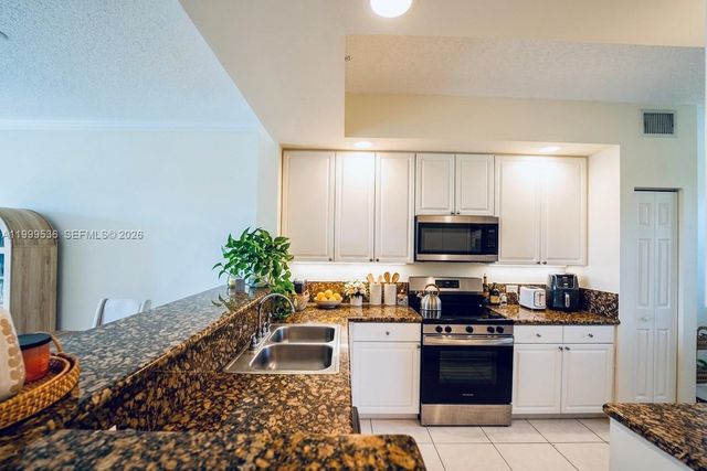 26 Royal Palm Way 304, Boca Raton, FL 33432