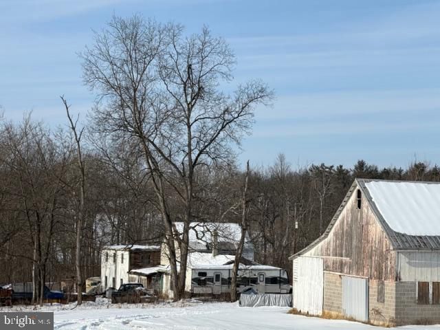 61 BATEMAN RD, York Springs, PA 17372