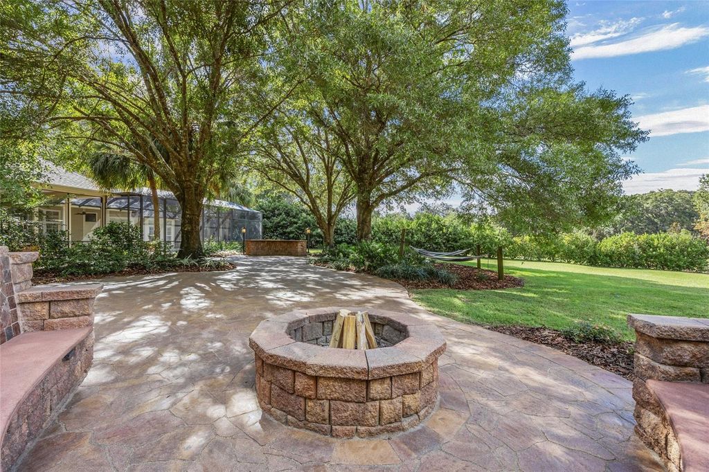 Image 32 of property listing at 14524 NW 41ST AVENUE, Newberry, FL 32669