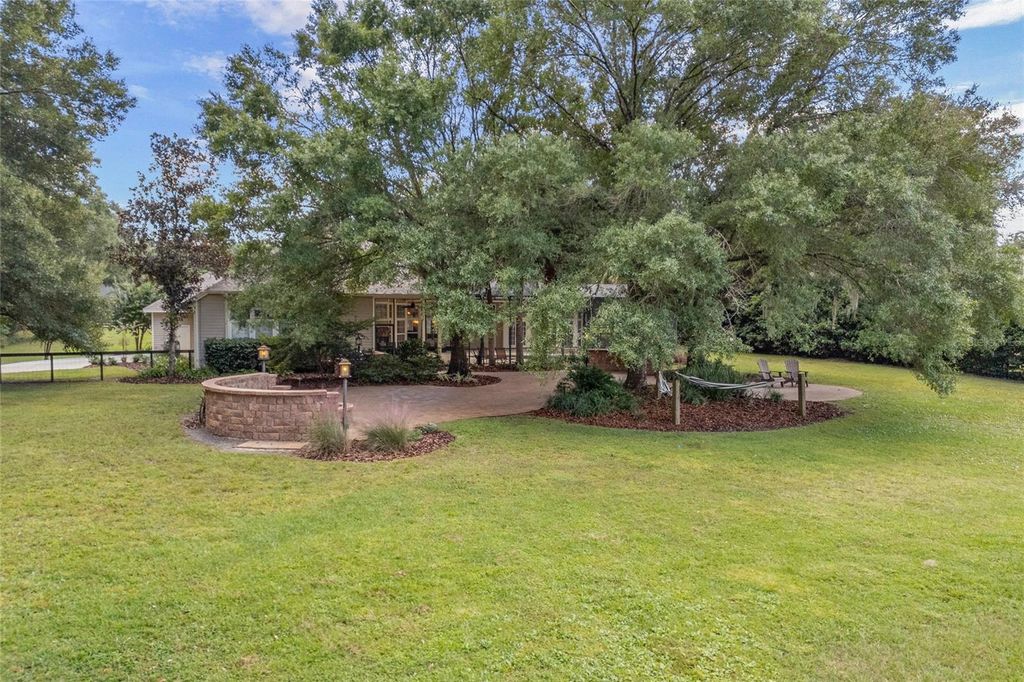 Image 34 of property listing at 14524 NW 41ST AVENUE, Newberry, FL 32669