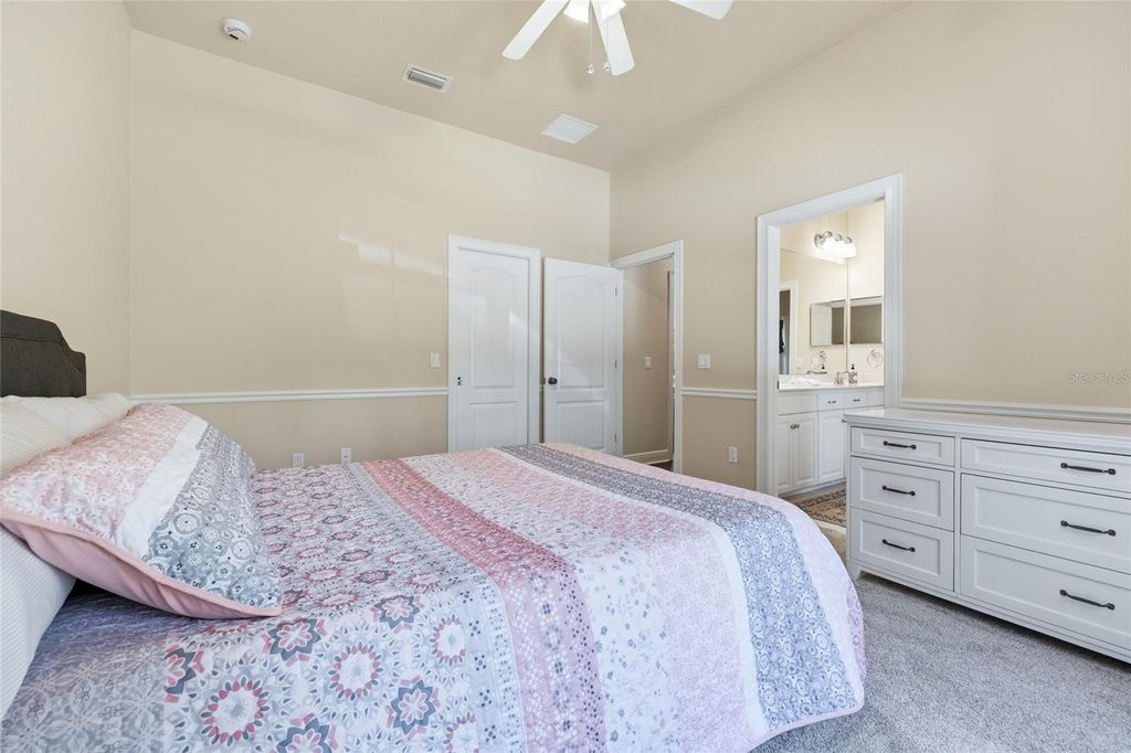 Image 39 of property listing at 14524 NW 41ST AVENUE, Newberry, FL 32669