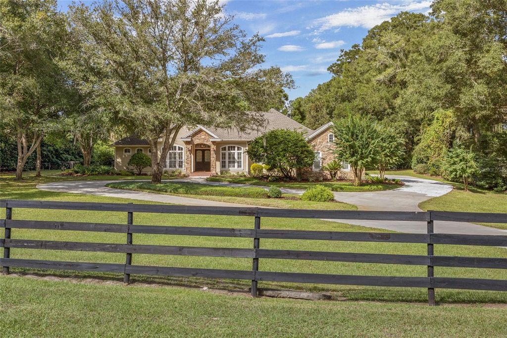 Image 46 of property listing at 14524 NW 41ST AVENUE, Newberry, FL 32669