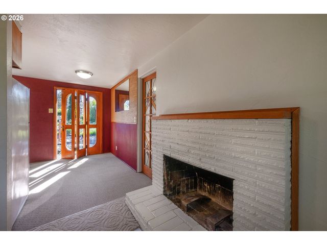 2525 FRIENDLY St, Eugene, OR 97405