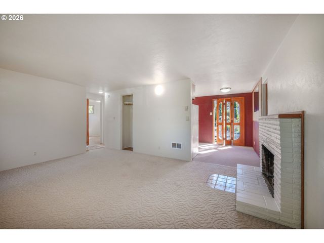 2525 FRIENDLY St, Eugene, OR 97405