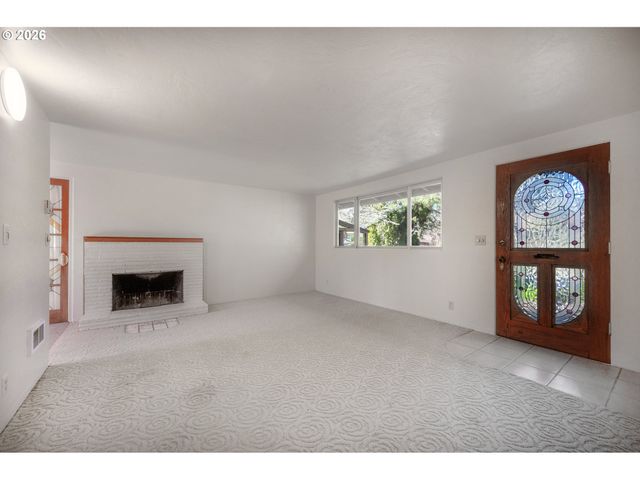 2525 FRIENDLY St, Eugene, OR 97405