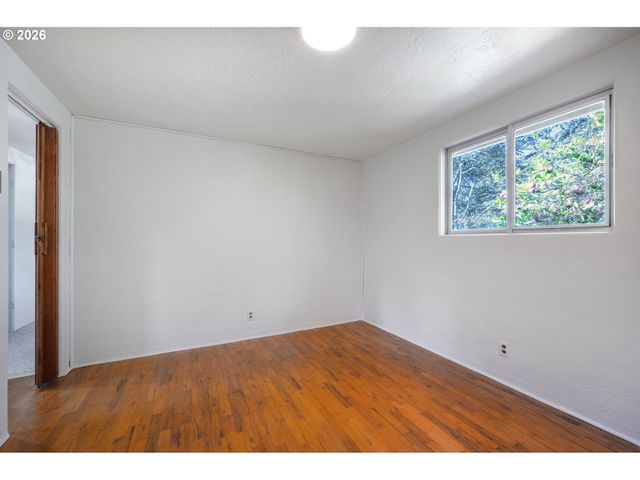 2525 FRIENDLY St, Eugene, OR 97405