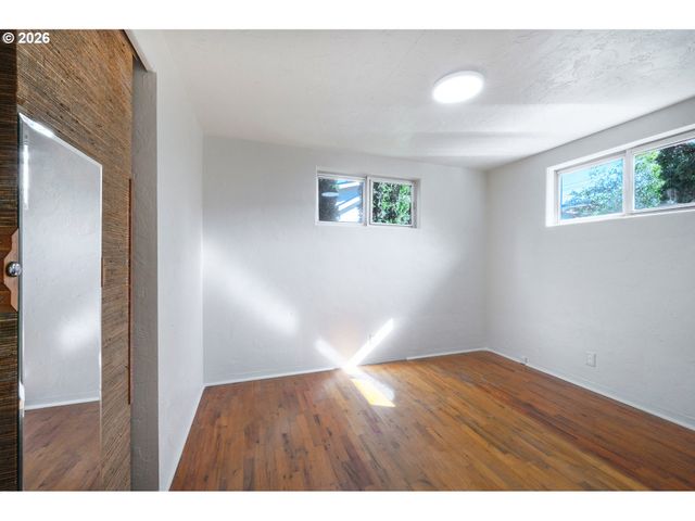 2525 FRIENDLY St, Eugene, OR 97405