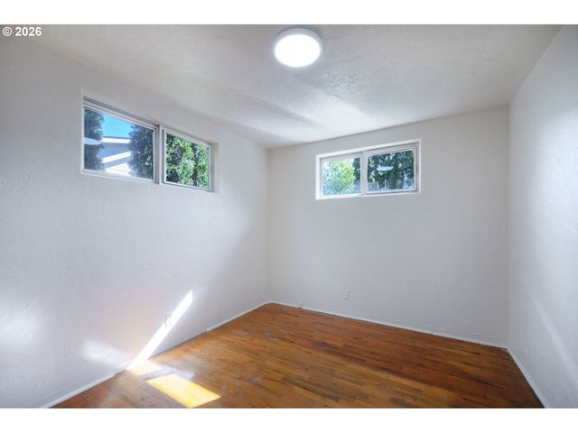 2525 FRIENDLY St, Eugene, OR 97405