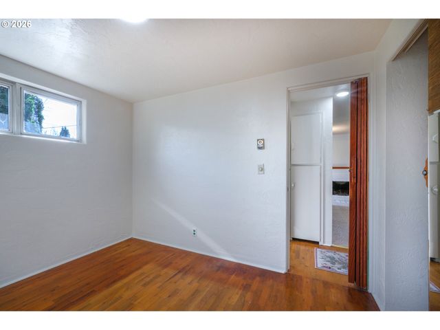 2525 FRIENDLY St, Eugene, OR 97405