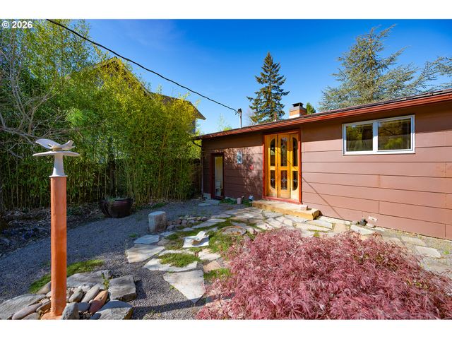 2525 FRIENDLY St, Eugene, OR 97405