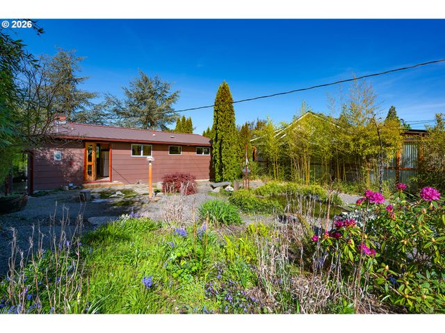 2525 FRIENDLY St, Eugene, OR 97405