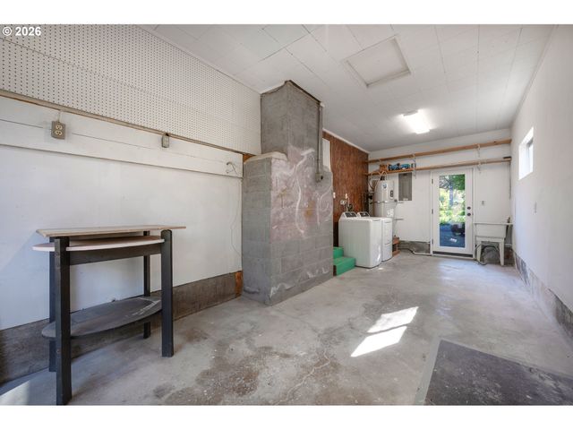 2525 FRIENDLY St, Eugene, OR 97405