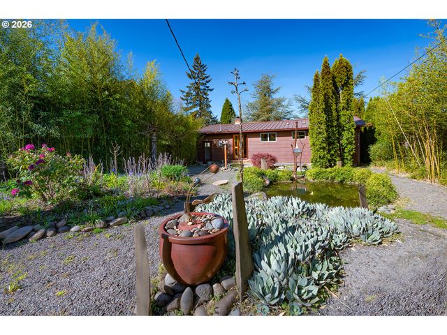 2525 FRIENDLY St, Eugene, OR 97405