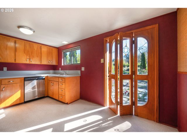 2525 FRIENDLY St, Eugene, OR 97405