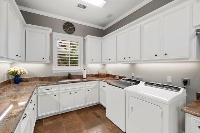 7 Silverloch Court, Sugar Land, TX 77479