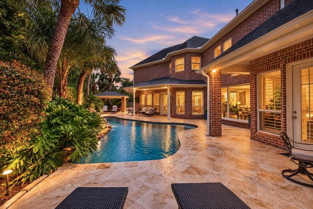 7 Silverloch Court, Sugar Land, TX 77479