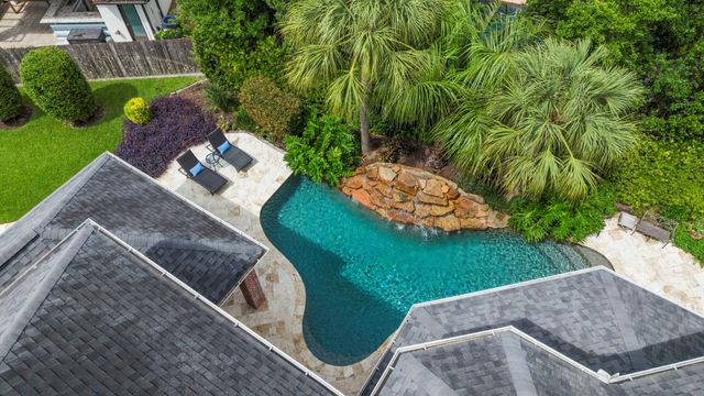 7 Silverloch Court, Sugar Land, TX 77479
