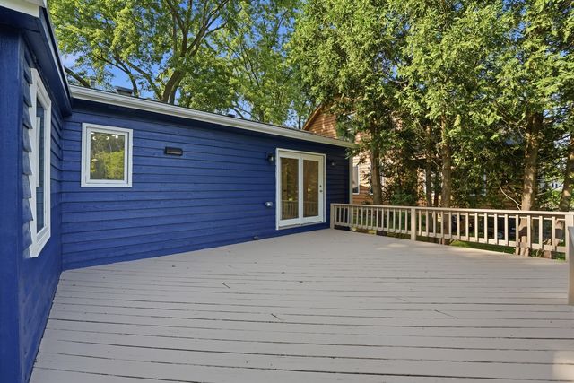 2804 Russett Road, Mchenry, IL 60050
