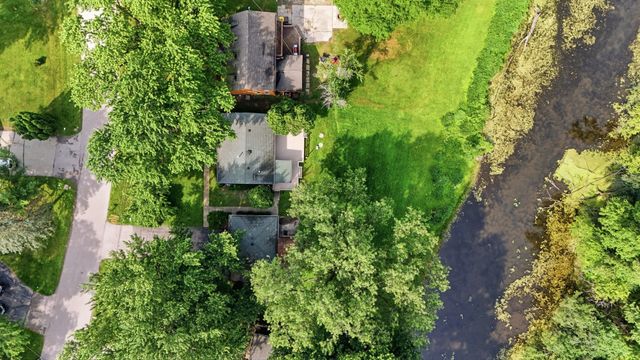 2804 Russett Road, Mchenry, IL 60050