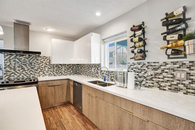 19321 NW 10th Street, Pembroke Pines, FL 33029