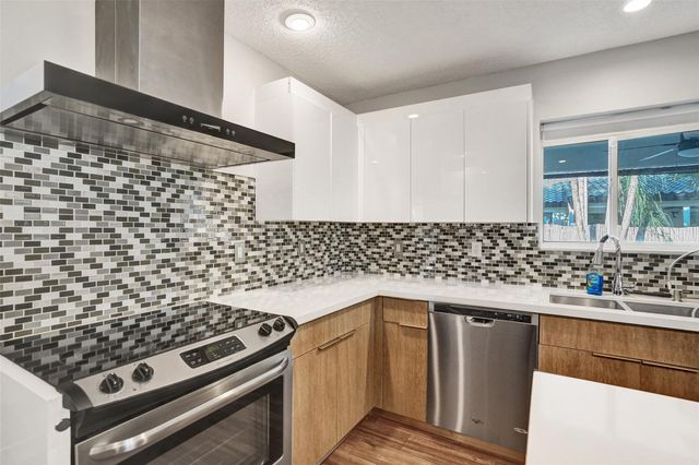 19321 NW 10th Street, Pembroke Pines, FL 33029