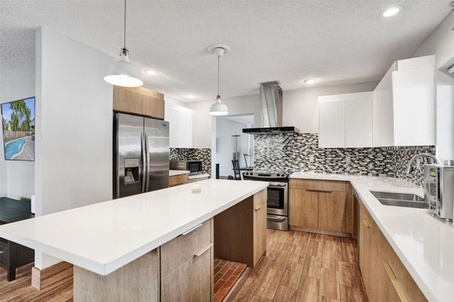 19321 NW 10th Street, Pembroke Pines, FL 33029