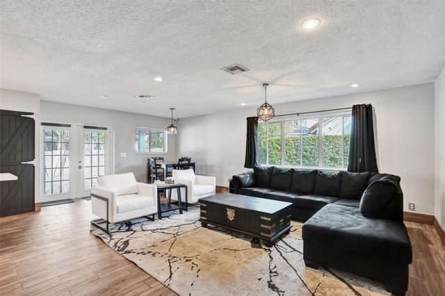 19321 NW 10th Street, Pembroke Pines, FL 33029