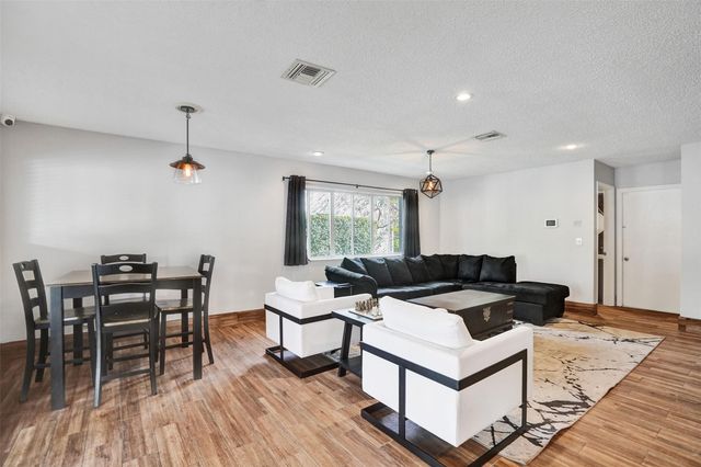 19321 NW 10th Street, Pembroke Pines, FL 33029