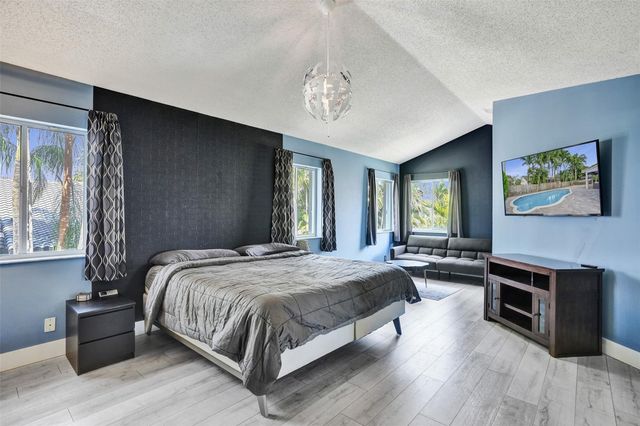 19321 NW 10th Street, Pembroke Pines, FL 33029