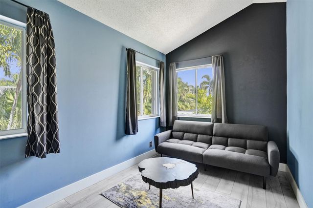 19321 NW 10th Street, Pembroke Pines, FL 33029