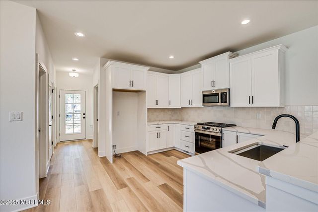 32 Earl Street, Red Bank, NJ 07701