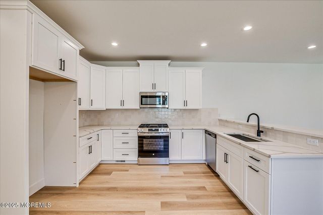 32 Earl Street, Red Bank, NJ 07701